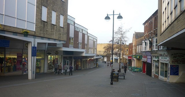 Is Yeovil a nice place to live or is Yeovil rough?