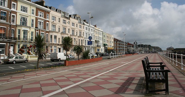 Is 5 towns in the South East worse than Hastings a nice place to live or is 5 towns in the South East worse than Hastings rough?