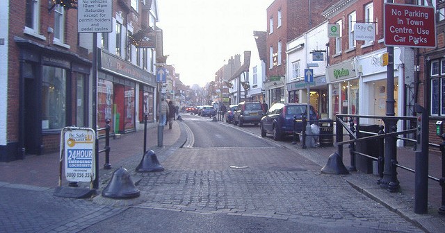 Is Godalming a nice place to live or is Godalming rough?
