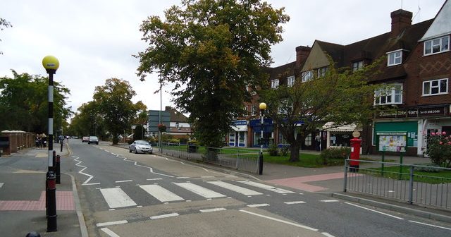 Is Hinchley Wood a nice place to live or is Hinchley Wood rough?
