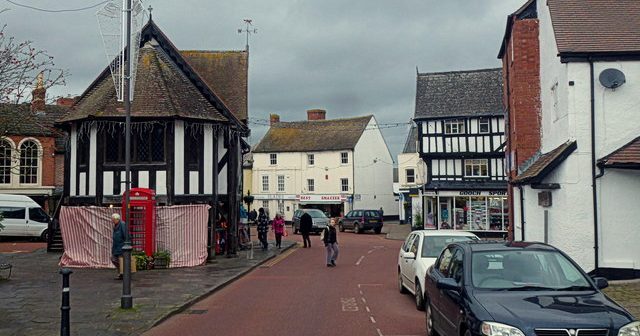 Is Newent a nice place to live or is Newent rough?