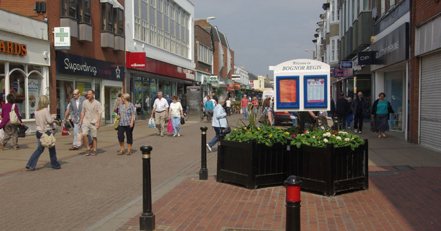 Is Bognor Regis a nice place to live or is Bognor Regis rough?