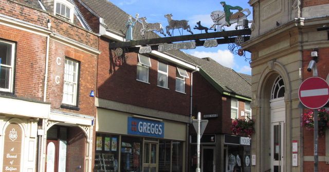 Is Dereham a nice place to live or is Dereham rough?