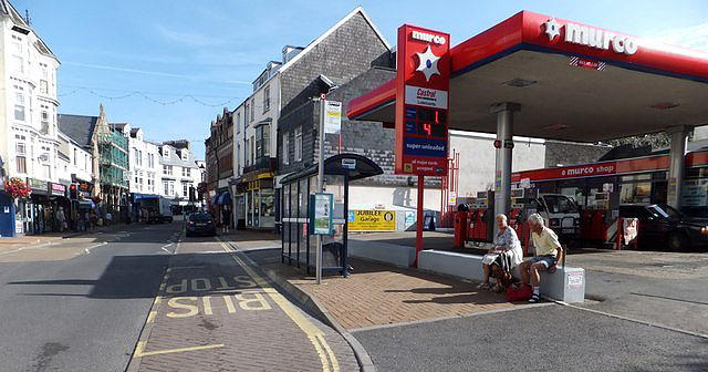 Is Ilfracombe a nice place to live or is Ilfracombe rough?